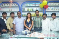 Yamini Bhaskar Launches 38th CELLBAY Mobile Store